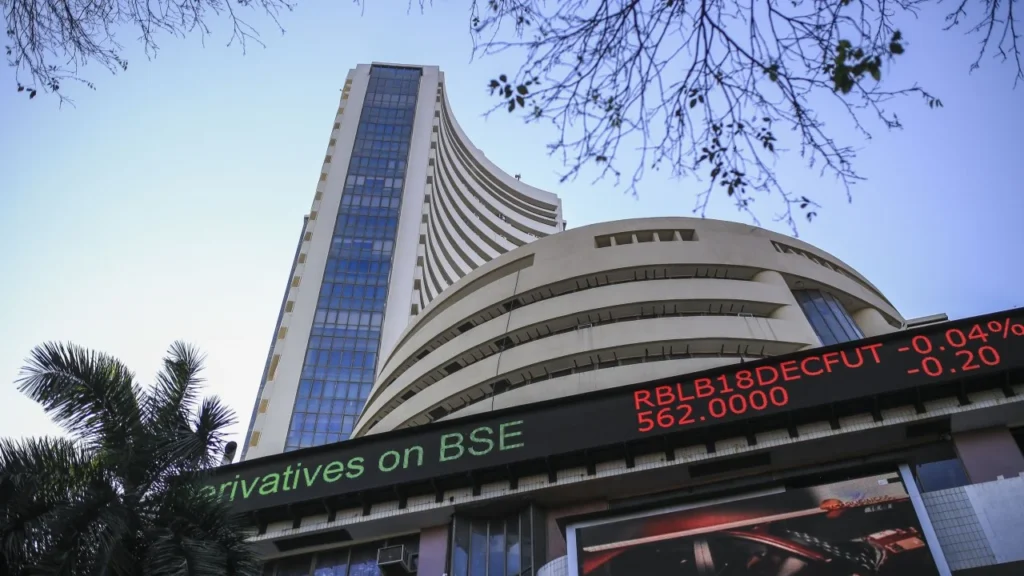 Indian Markets Hold Steady as Industrial Output Accelerates, RBI Reviews FX Risk Framework