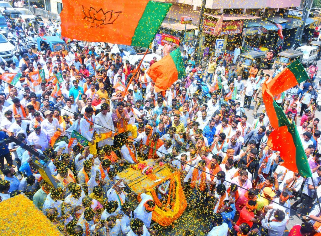 Unique Bulldozer Welcome for BJP President Nitin Nabin in Meerut